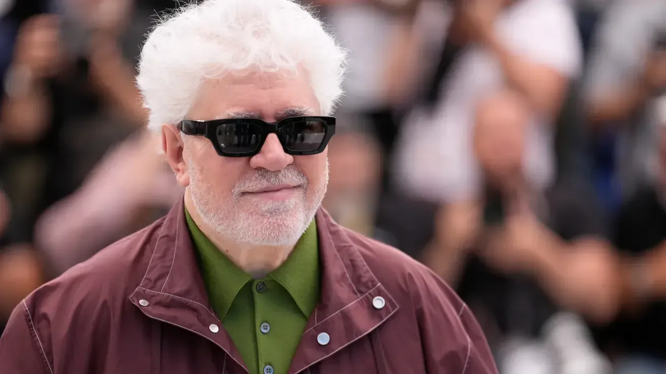 Pedro Almodóvar denuncia censura y monopolio en la industria audiovisual durante Cannes