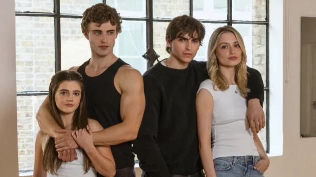 Prime Video confirma elenco principal para la serie ‘Boys of Tommen’ basada en la novela irlandesa