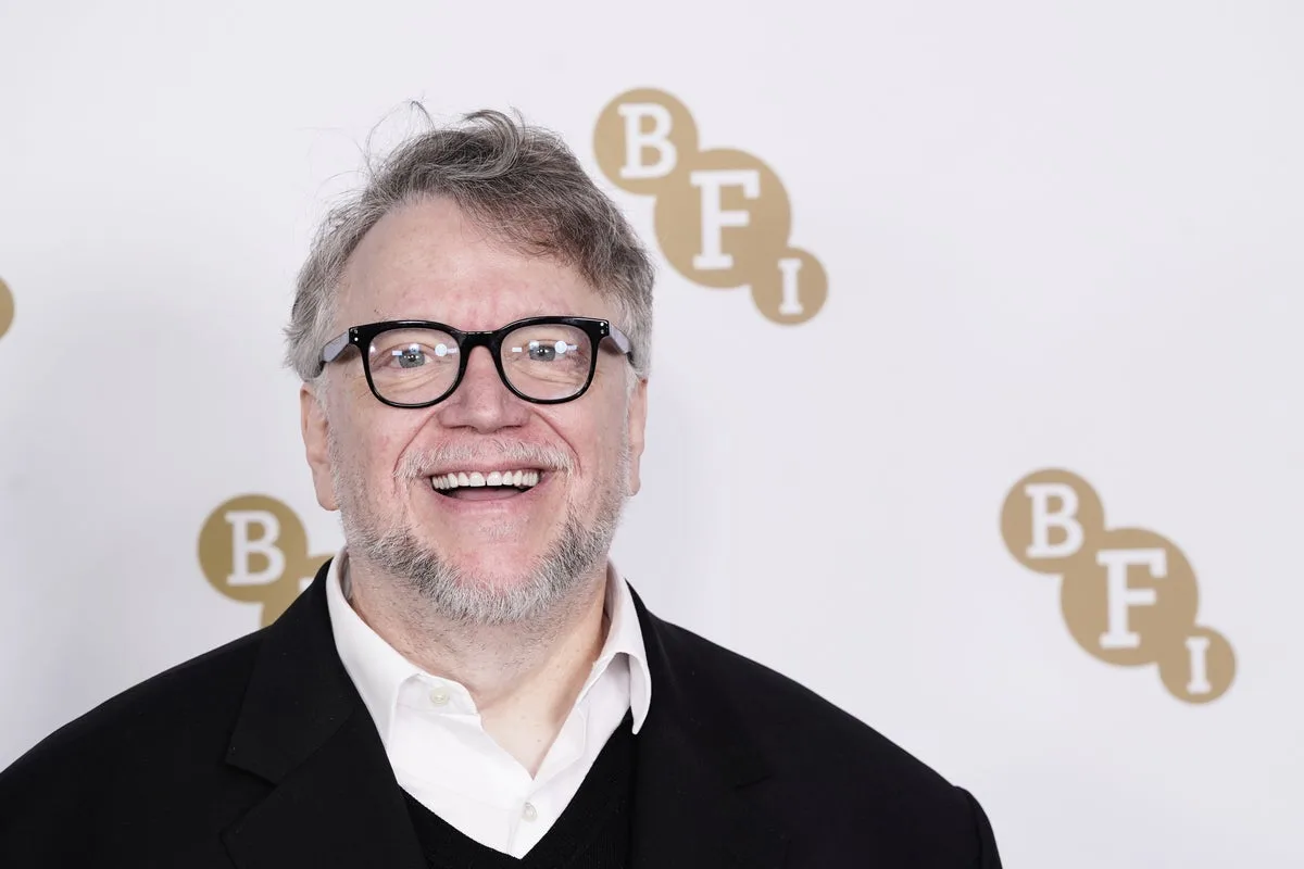 Guillermo Del Toro elogia "Widow’s Bay" como una de las mejores series de terror y comedia en streaming