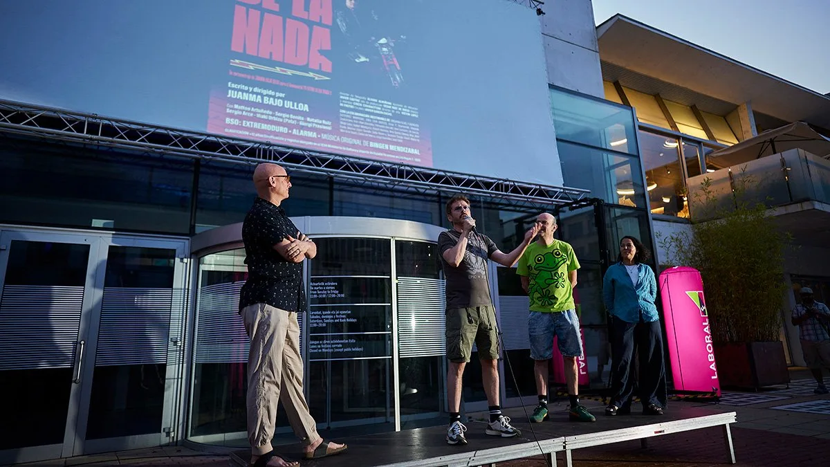 Korterraza impulsa la cultura al aire libre con cine, música y homenaje a Toni Acosta
