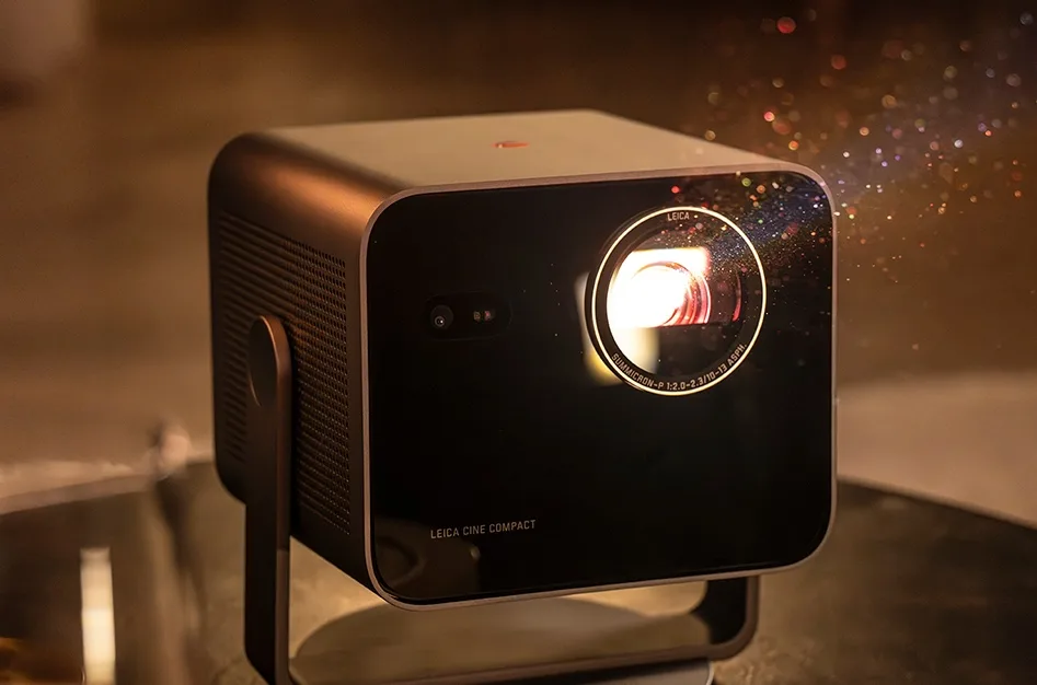 Leica lanza el proyector compacto Cine Compact 1 con tecnología láser y 4K
