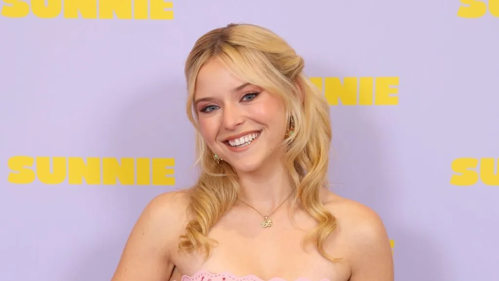Lexi Minetree, la joven actriz que interpreta a Elle Woods en la serie de Prime Video