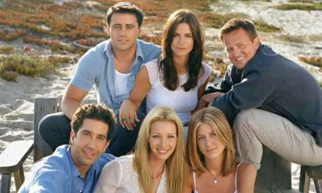 Muere James Burrows, director clave detrás de las comedias televisivas más populares