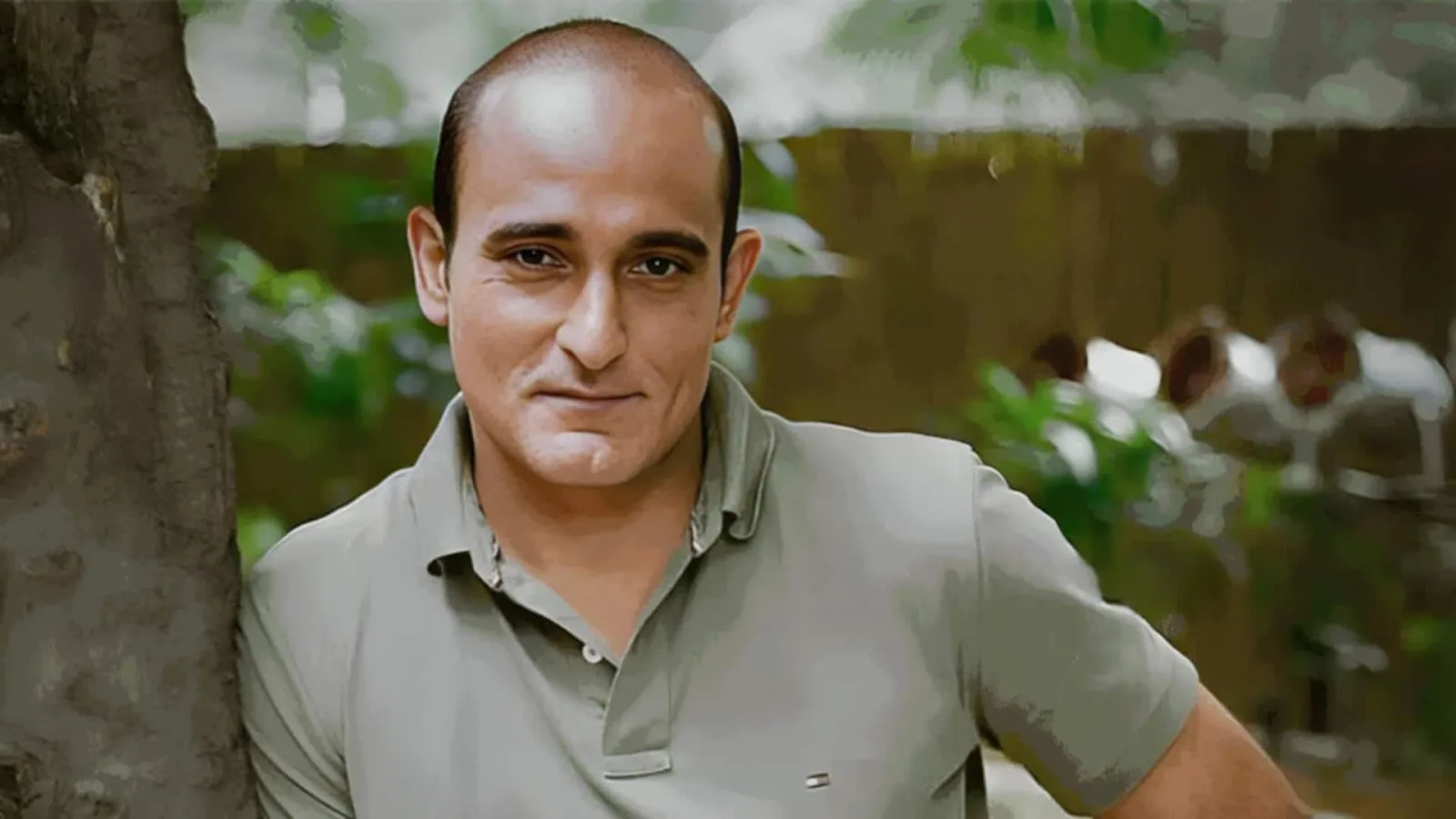 Siddharth Malhotra destaca el talento y versatilidad de Akshaye Khanna en 'Ikka