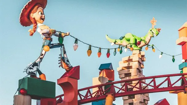 Toy Story 5' domina la taquilla mundial mientras 'Supergirl' tiene un inicio por debajo de lo esperado