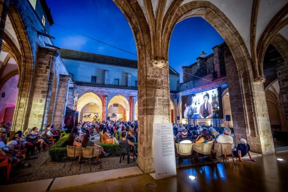 Cine al aire libre en València: programación variada para el verano de 2026